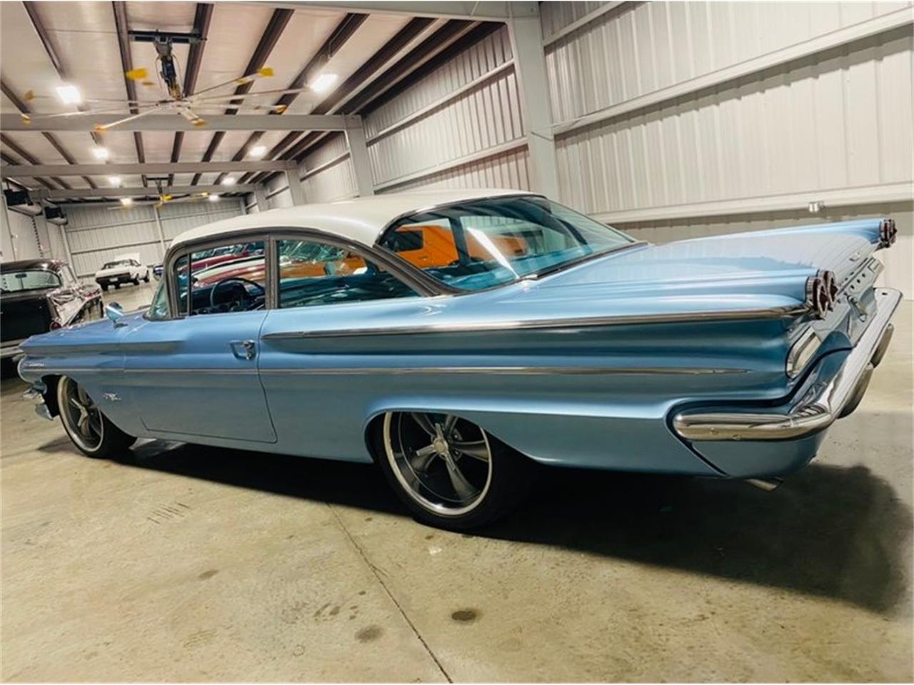 1960 Pontiac Catalina - Image 2